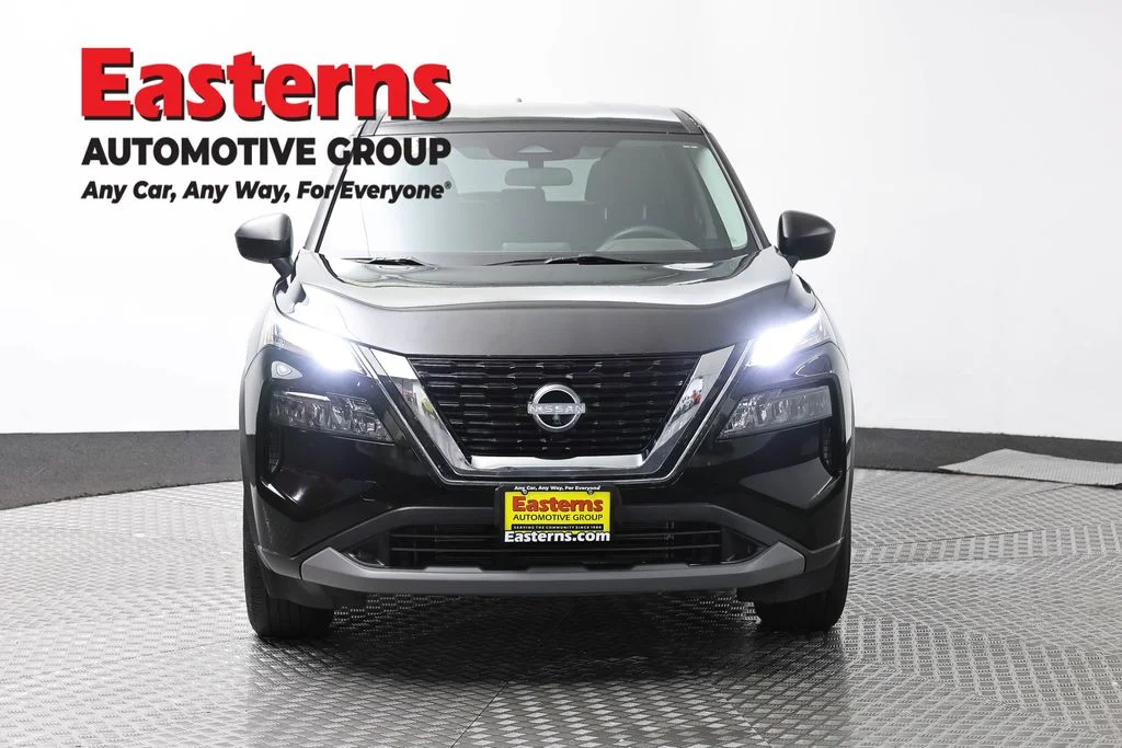 Used 2023 Black Nissan S image 2