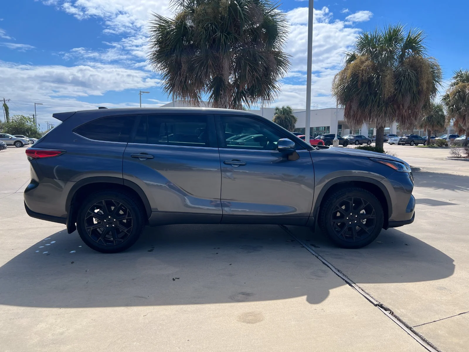 Used 2023 Gray Toyota LE image 5