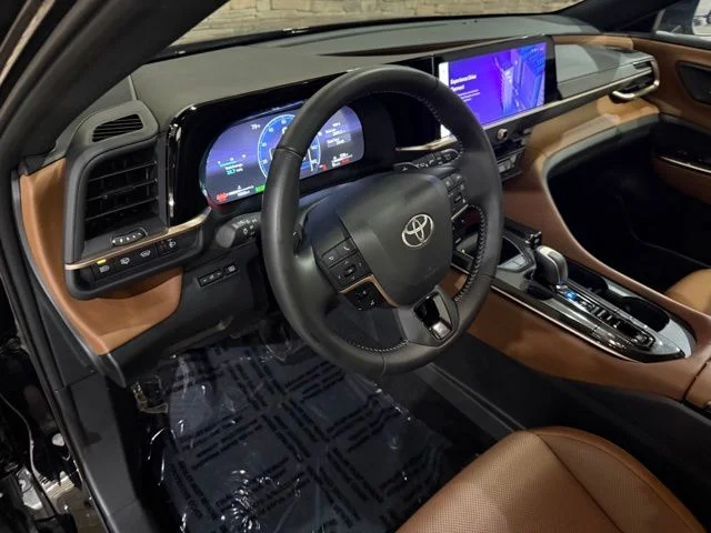 Used 2025 Black Toyota XLE image 27