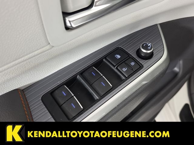 Used 2022 White Toyota XLE image 22