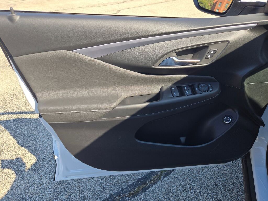 New 2026 Summit White Buick Preferred image 20