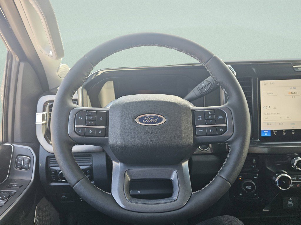 New 2026 Agate Black Metallic Ford LARIAT image 32