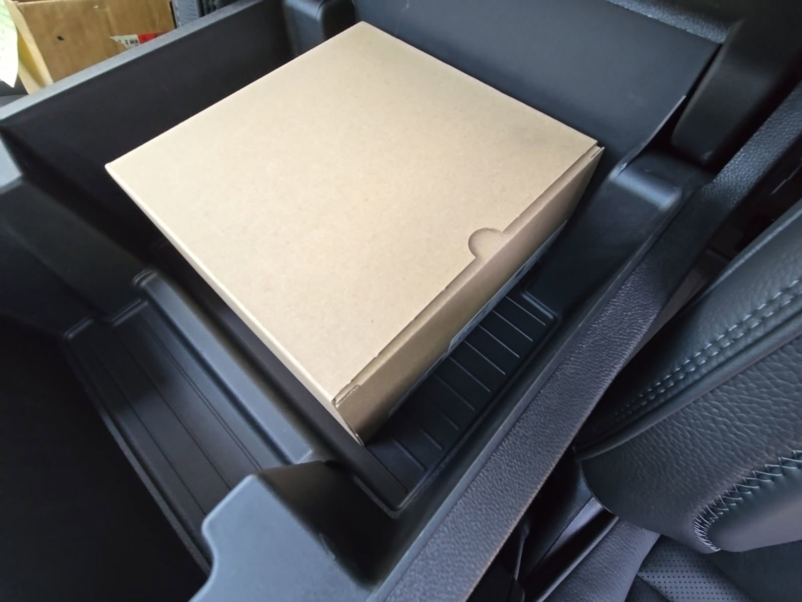 2026 GMC Yukon XL Denali - Photo 37
