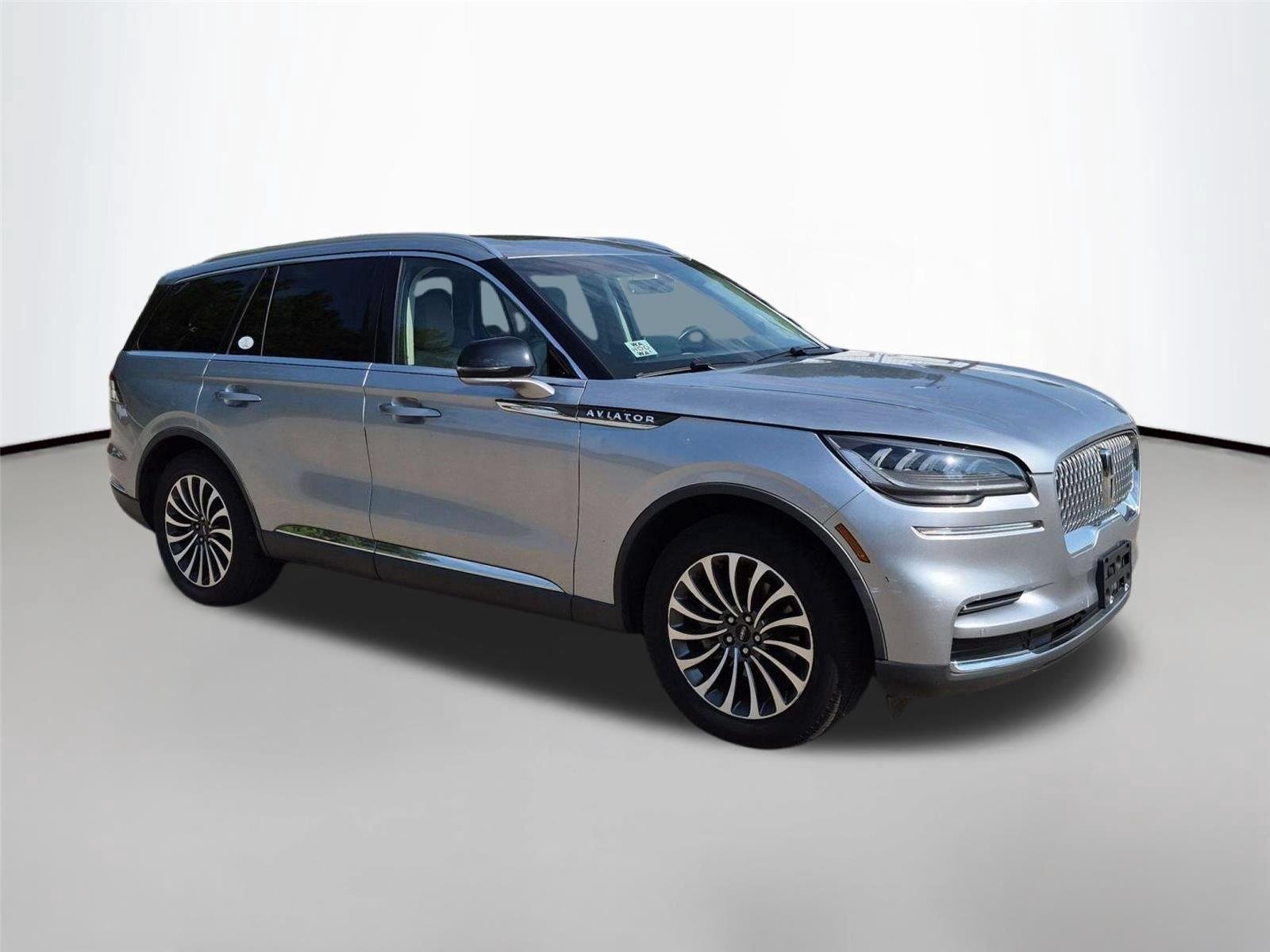 Used 2023 Silver Radiance Metallic Clearcoat Lincoln Standard image 7