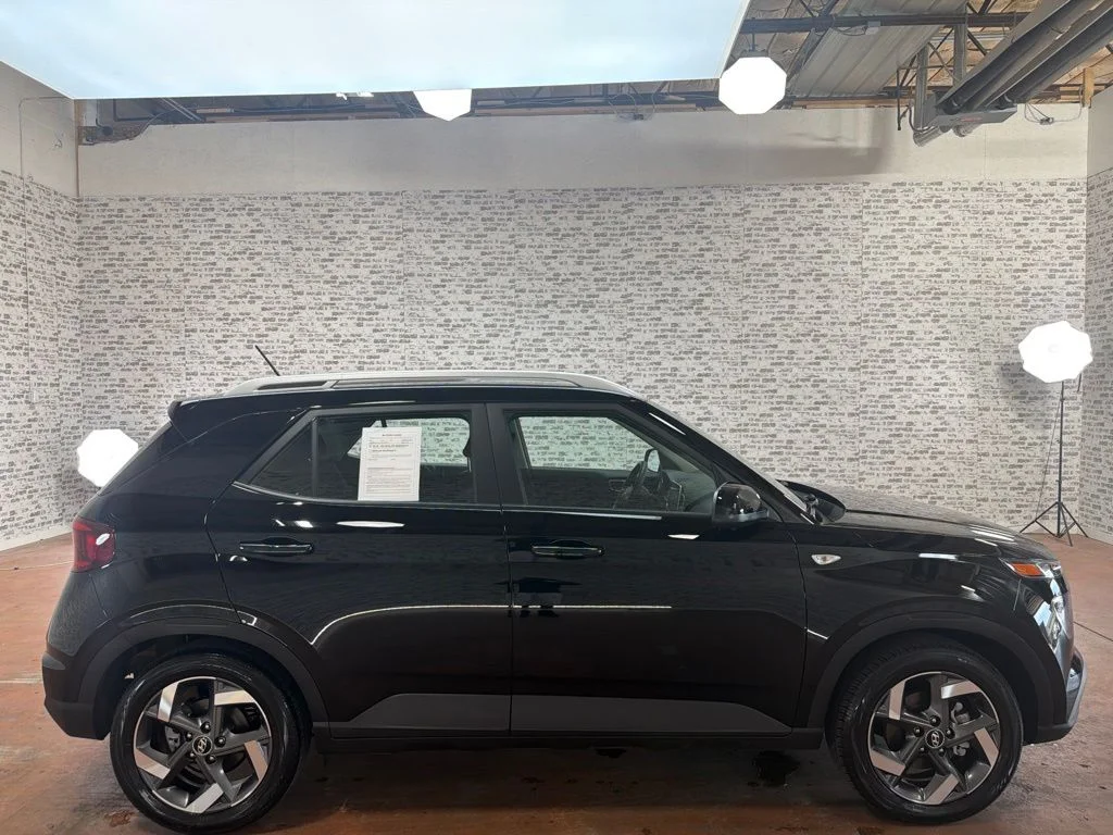 Used 2026 Onyx Black Hyundai SEL image 7