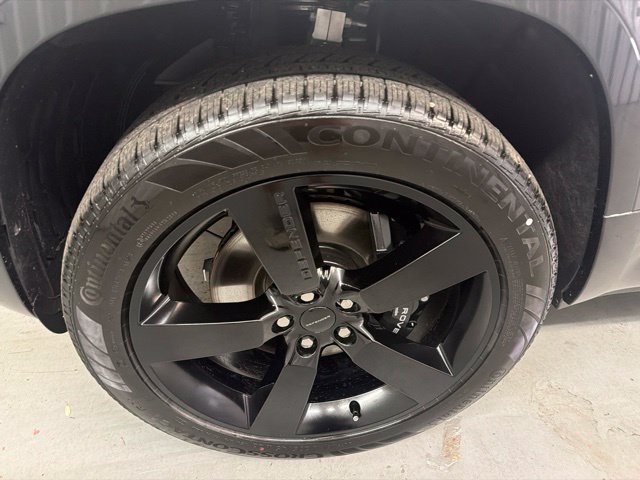 New 2026 Carpathian Grey Land Rover V8 image 27