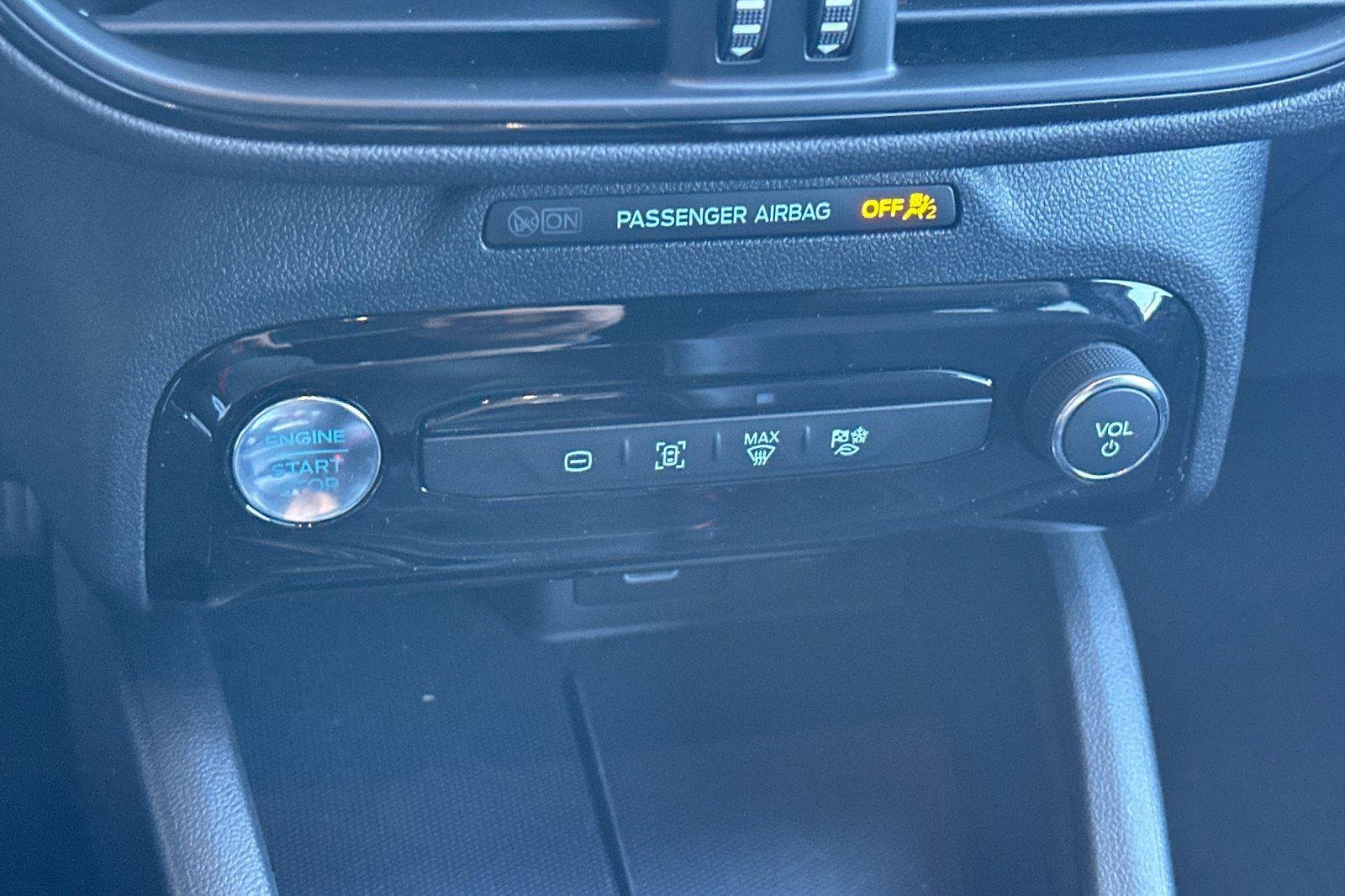 2025 Ford Escape Hybrid ST-Line - Photo 17