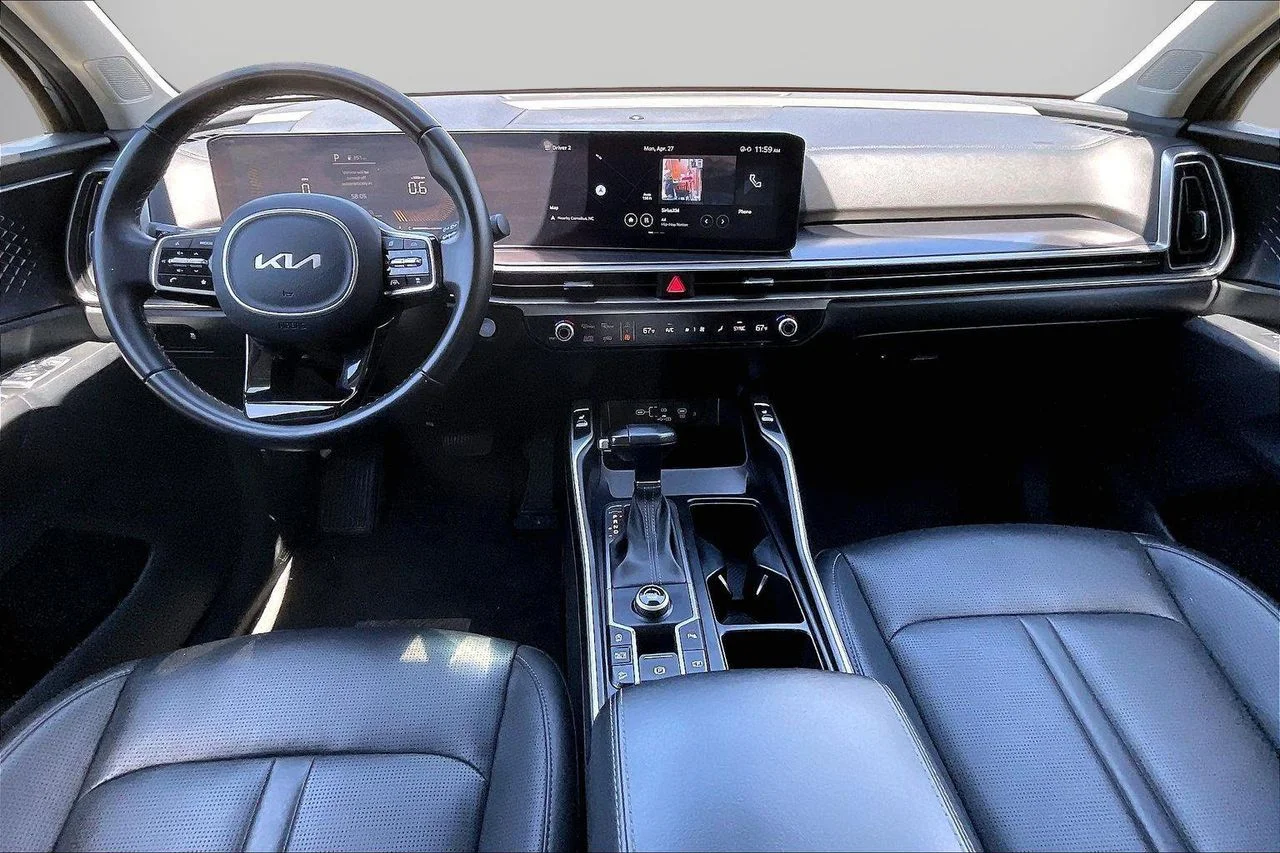 Certified Used 2024 Silver Kia S image 16