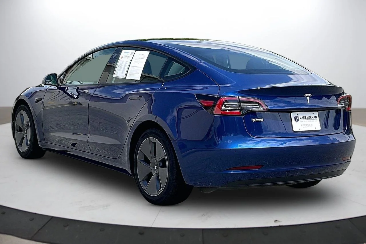 Used 2021  Tesla Standard Range Plus image 7