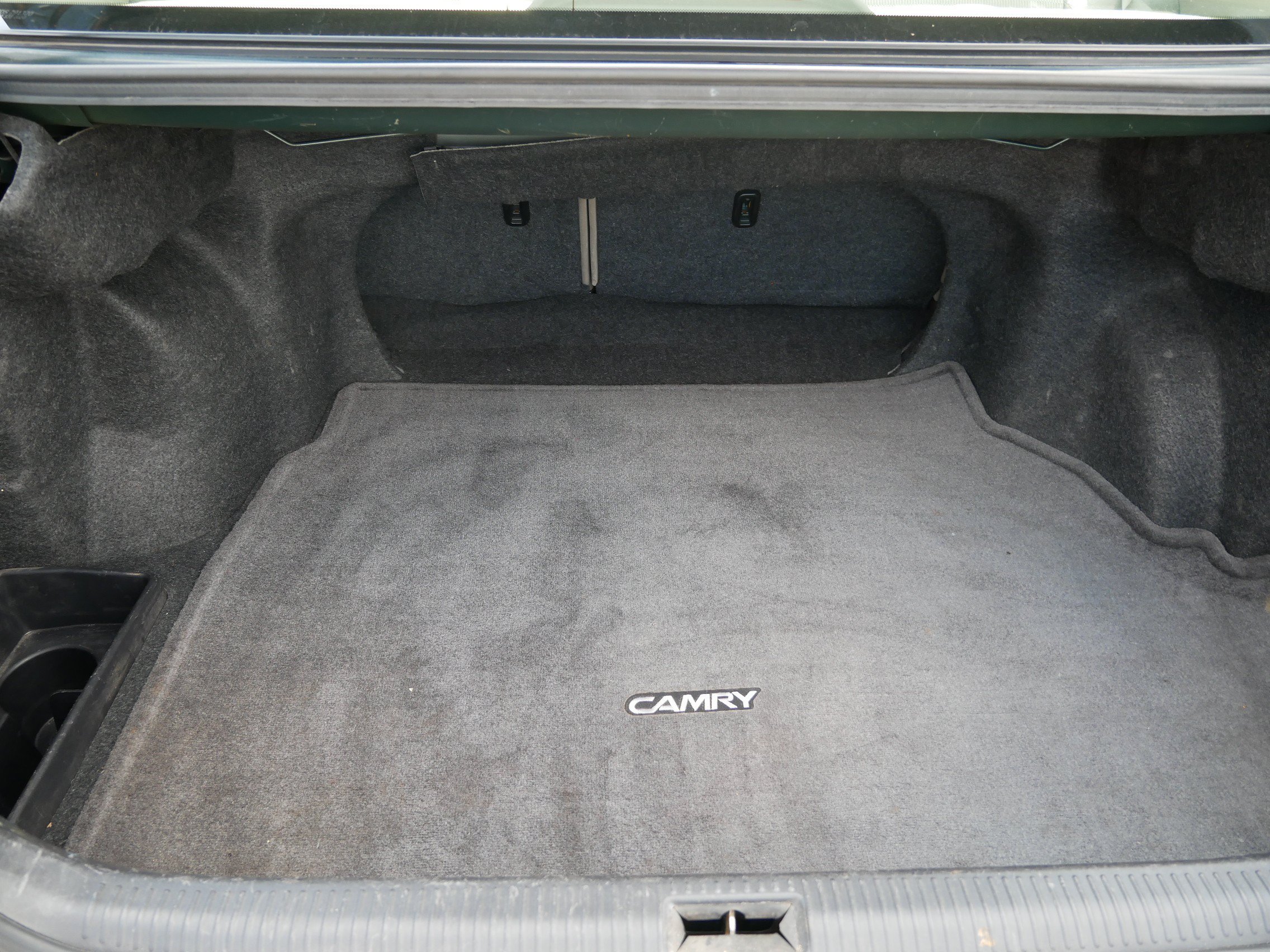 Used 2005 Gray Toyota LE image 10