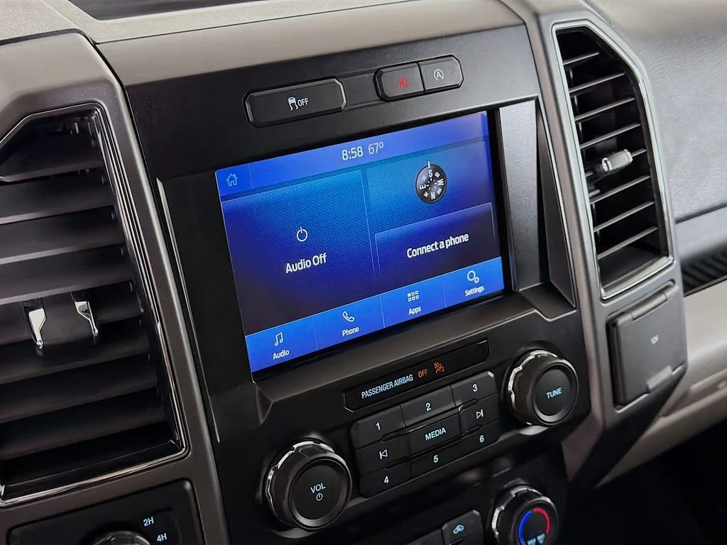 Used 2020  Ford XL image 15