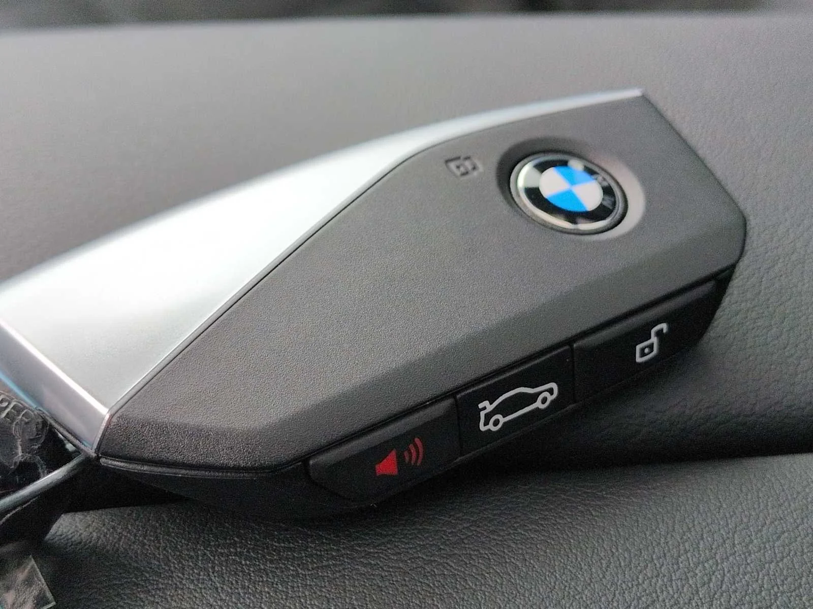 New 2026 Alpine White BMW xDrive40i image 37