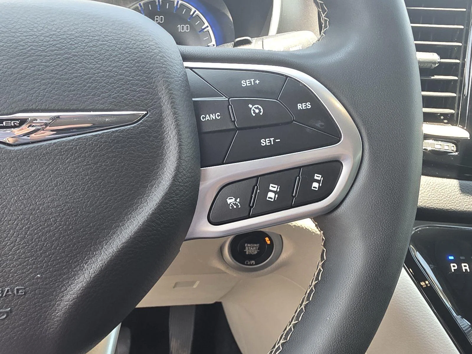 Used 2024 Silver Mist Clearcoat Chrysler Touring L image 17