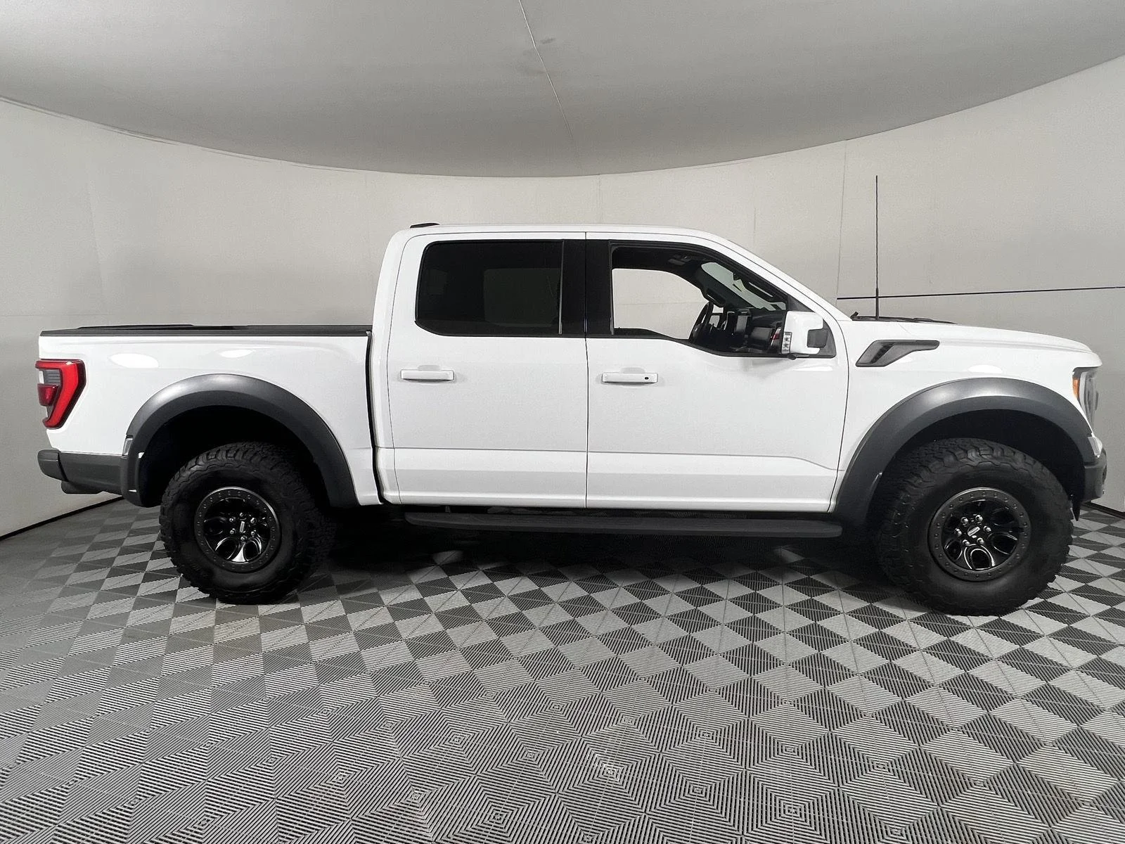 Used 2022 Oxford White Ford Raptor image 11