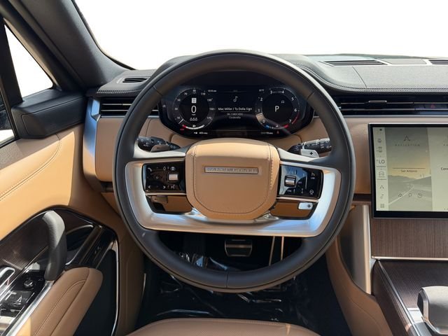 New 2026 Belgravia Green LAND ROVER SE image 13