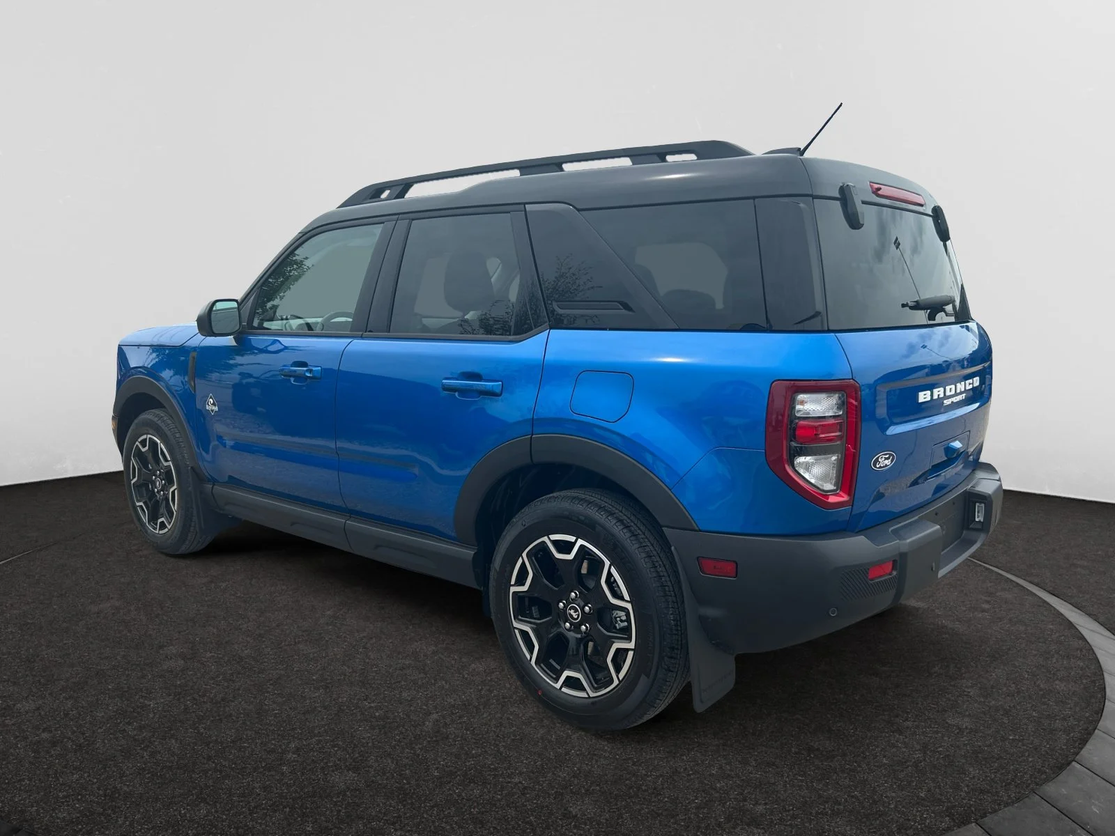 New 2026 Velocity Blue Metallic Ford Outer Banks image 3
