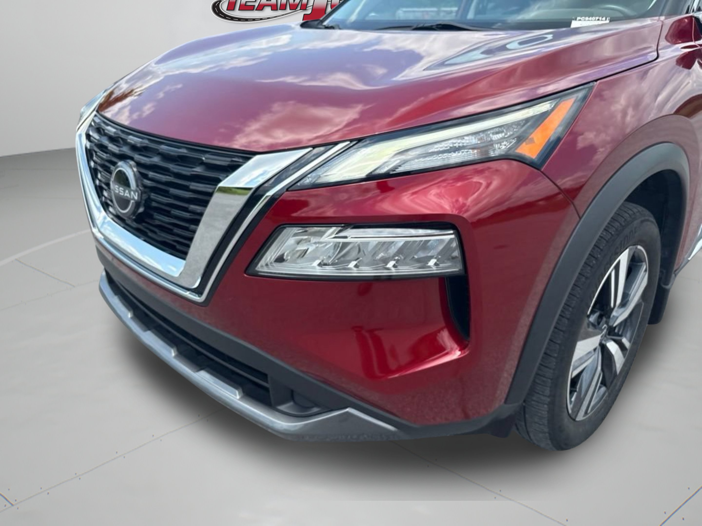 Used 2023 Scarlet Ember Tintcoat Nissan SL image 36