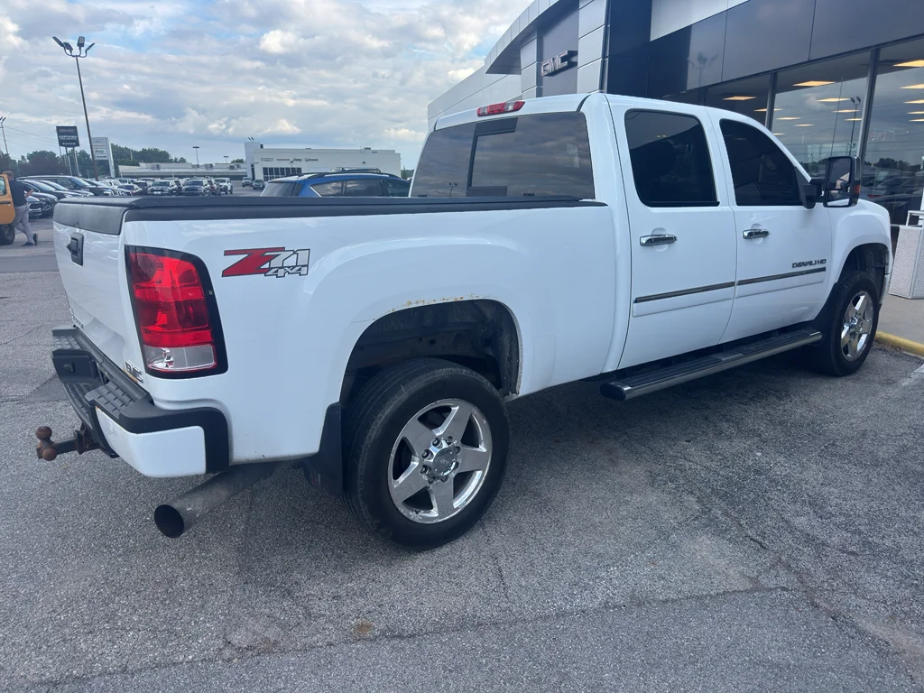 Used 2013 Summit White GMC Denali image 6