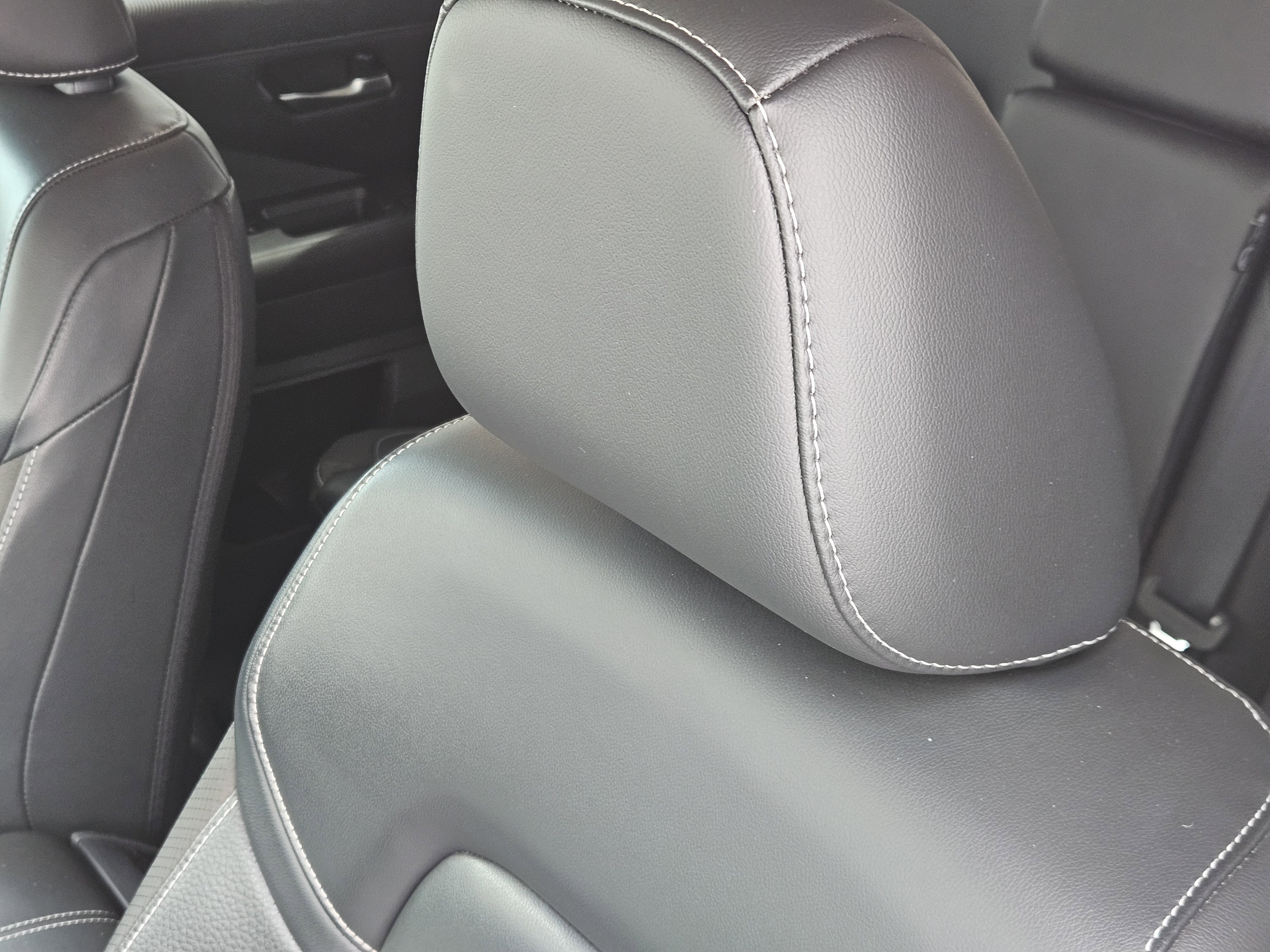 Certified Used 2023 Scarlet Ember Tintcoat Nissan SL image 16
