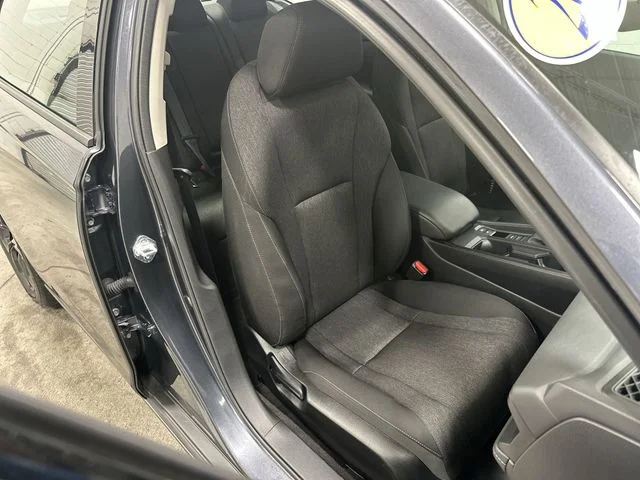 Certified Used 2025 Meteorite Gray Metallic Honda SE image 18