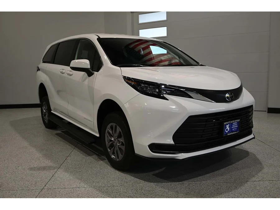 New 2026 WHITE Toyota LE Mobility Handicap Van image 3