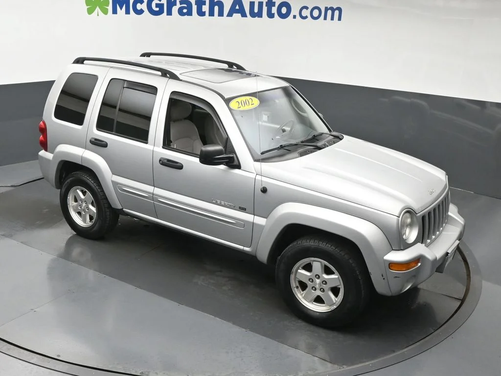 Used 2002 Silver Jeep Limited image 3