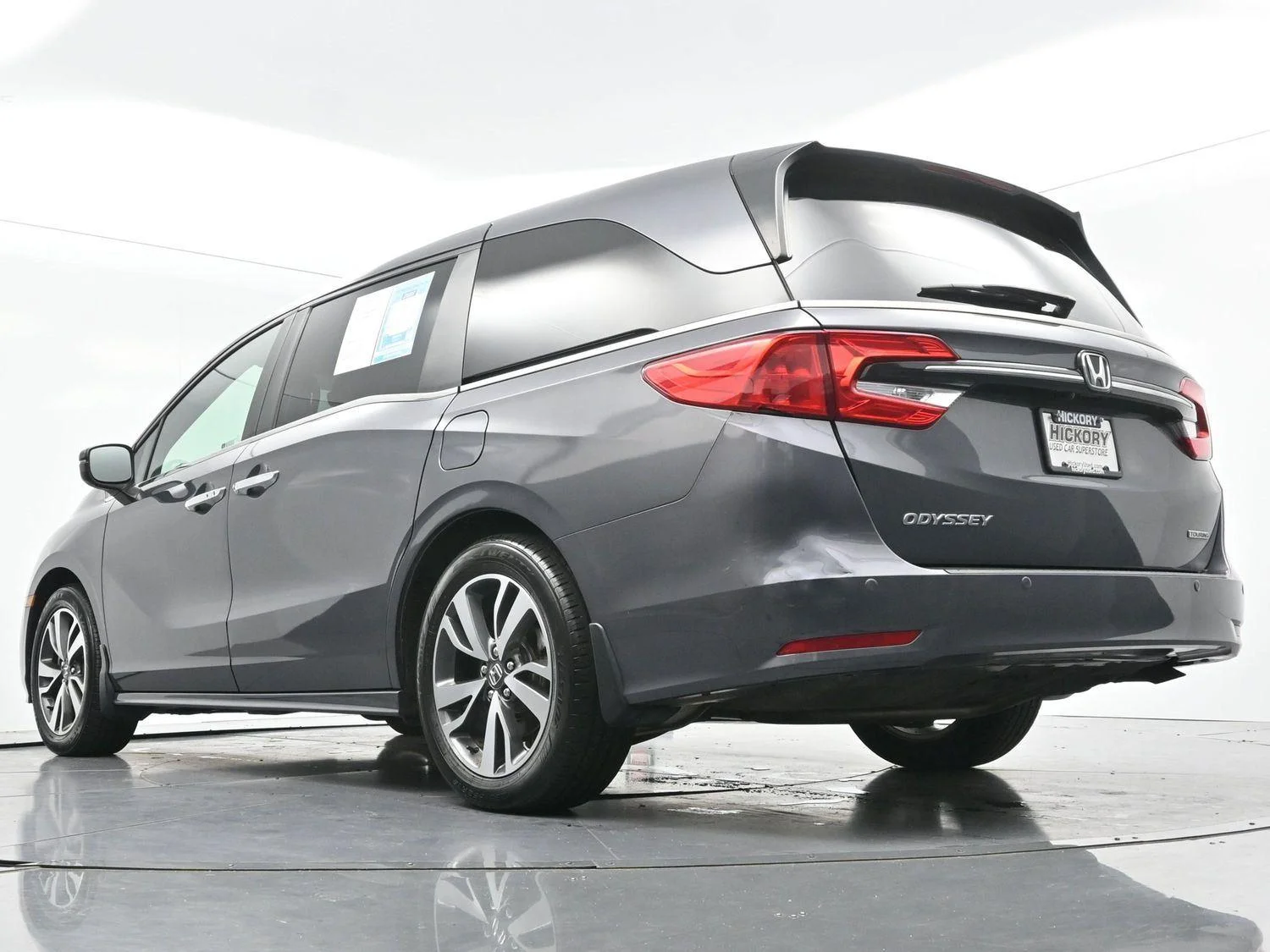 Used 2023 Modern Steel Metallic Honda Touring image 58