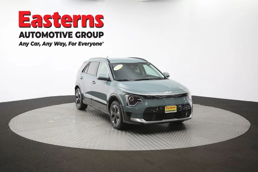 Used 2023 Green Kia Wind image 51