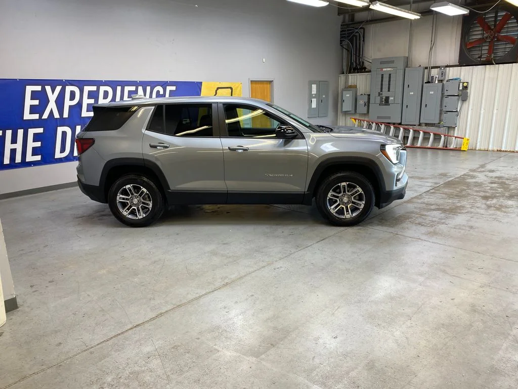 Used 2026 Silver GMC Elevation image 8