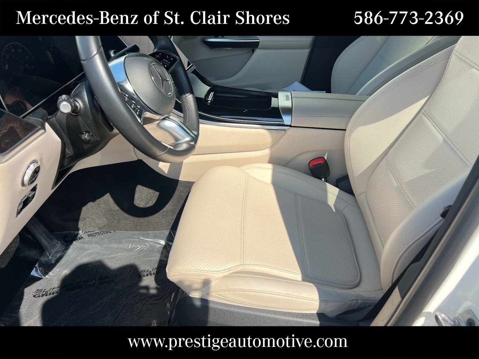 Certified Used 2025 White Mercedes-Benz GLC 300 image 22