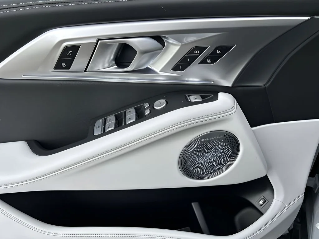 2026 BMW XM Base - Photo 17