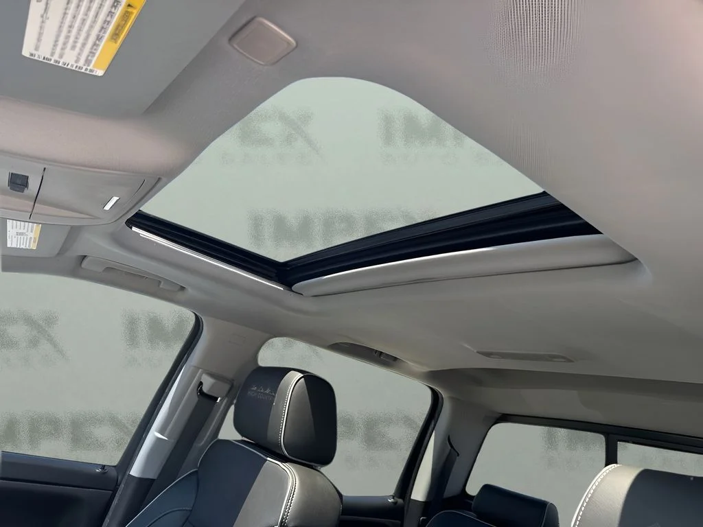 Used 2018 Blue Chevrolet High Country image 13