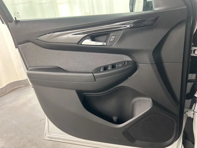 Used 2025 White Chevrolet LT image 21