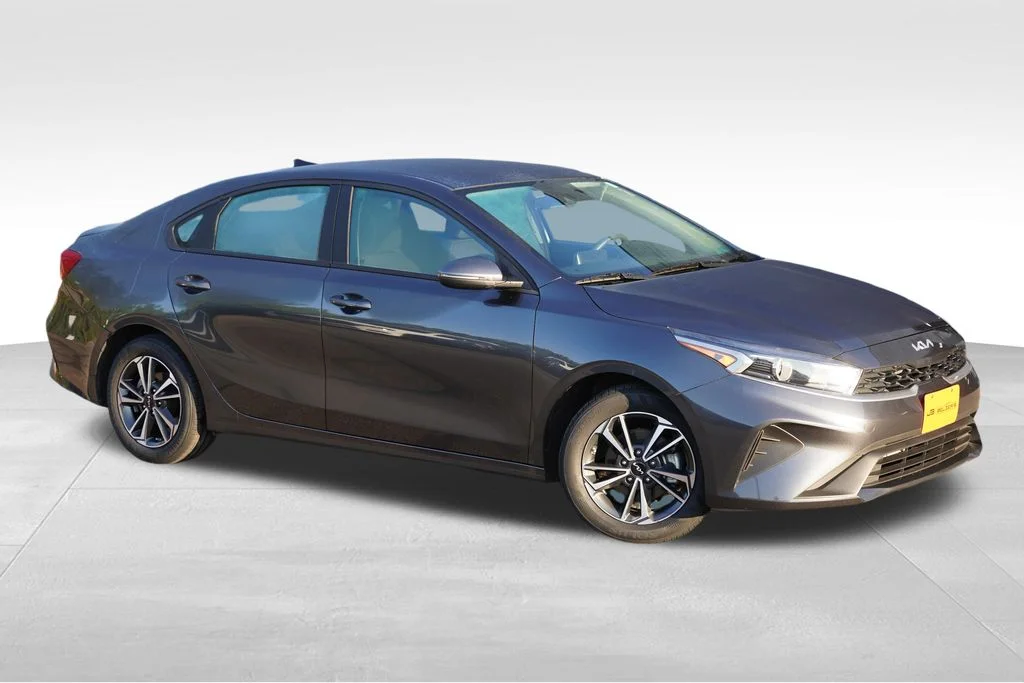 Used 2023 Gravity Gray Kia LXS image 2