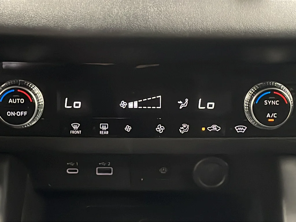 Used 2024 Black Mitsubishi SE image 21