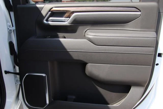New 2026 Summit White Chevrolet LT image 17