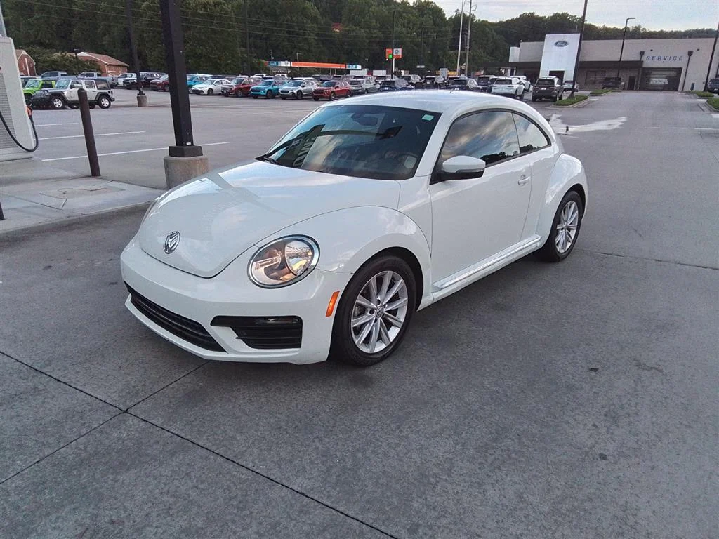 2018 Volkswagen Beetle 2.0T S Auto's photo