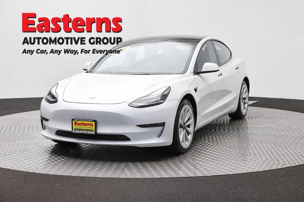 Used 2022 White Tesla Long Range image 1