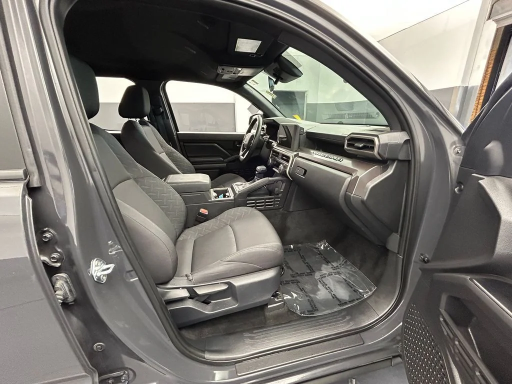 Used 2025 Underground Toyota SR5 image 13