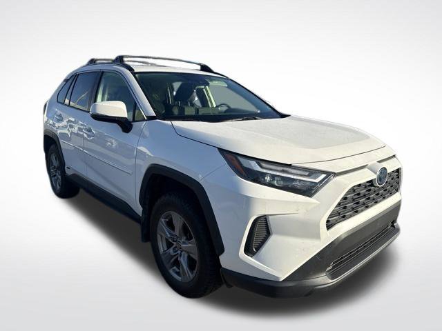 Used 2022 White Toyota XLE image 7