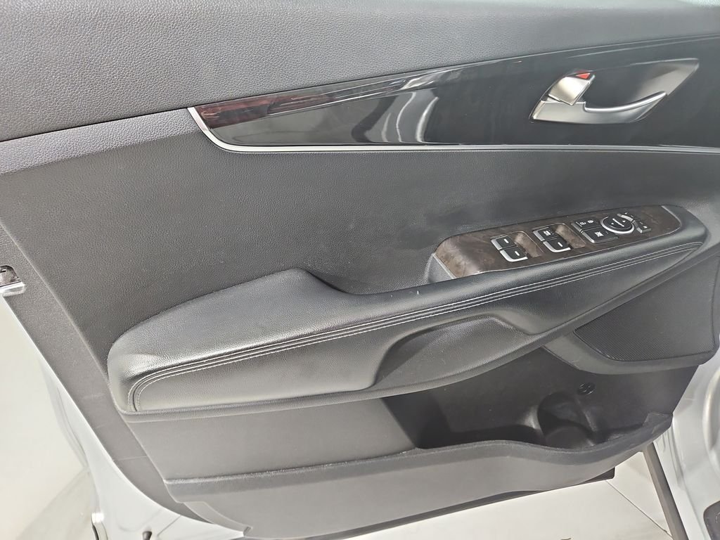 Used 2017 Silver Kia LX image 11