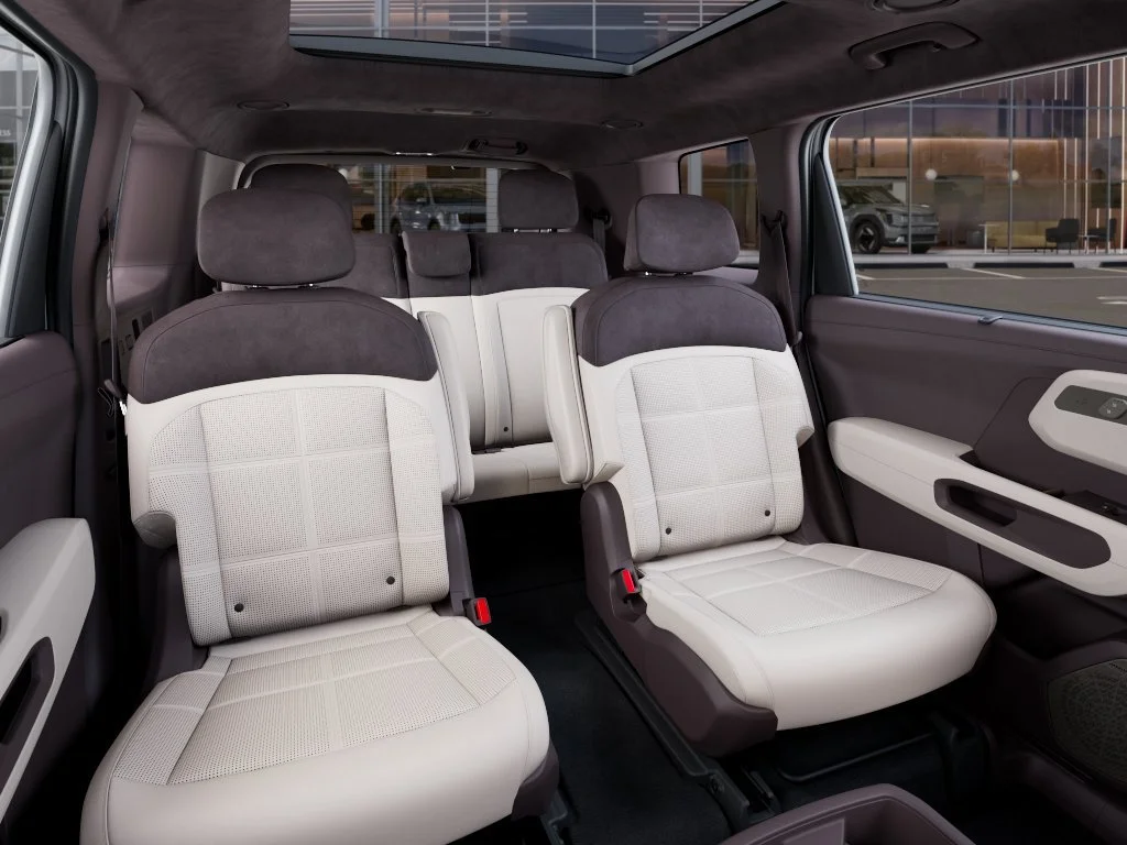 New 2027 White Kia SX Prestige image 16