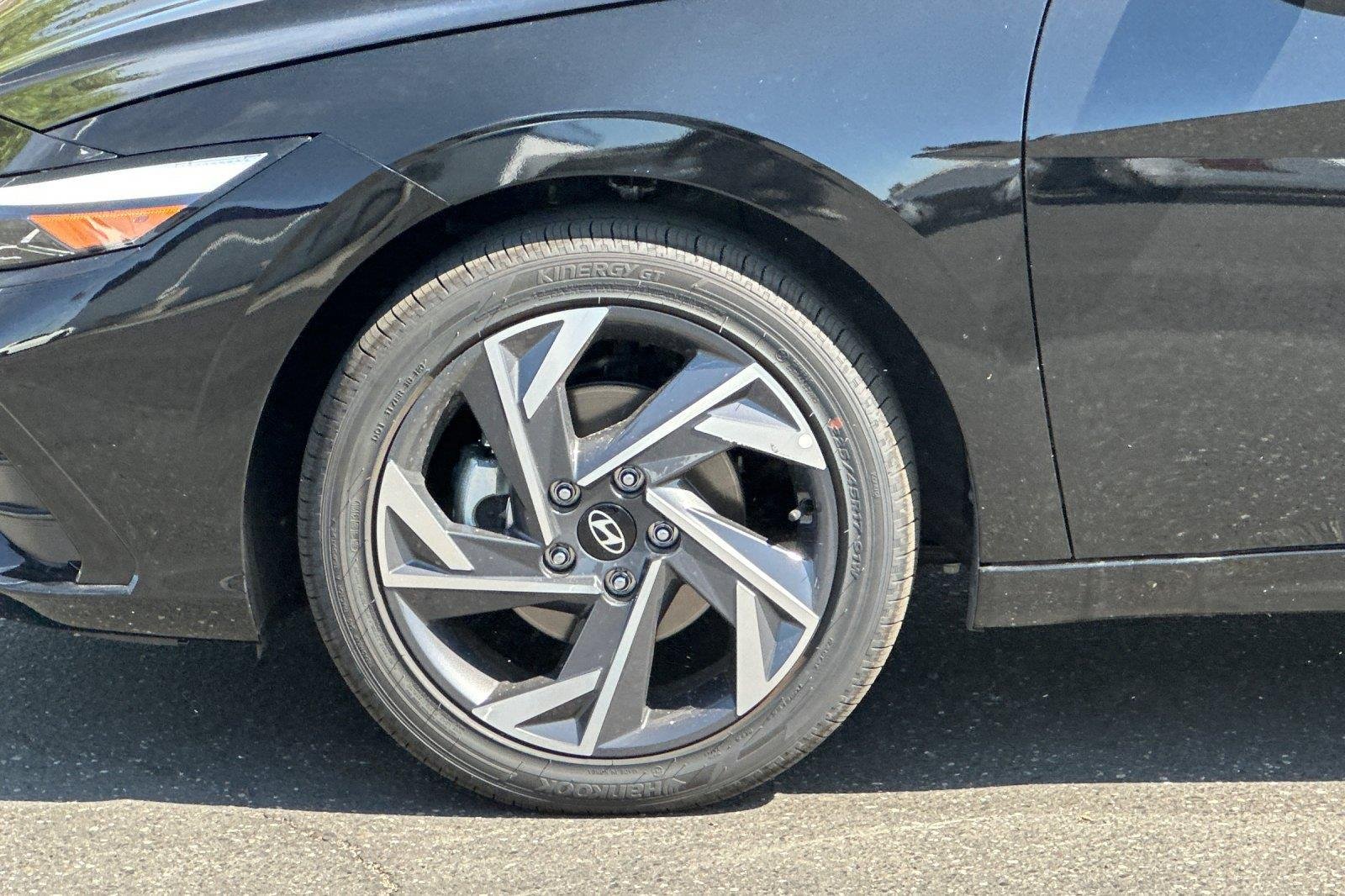 New 2026 Abyss Black Hyundai Limited image 25