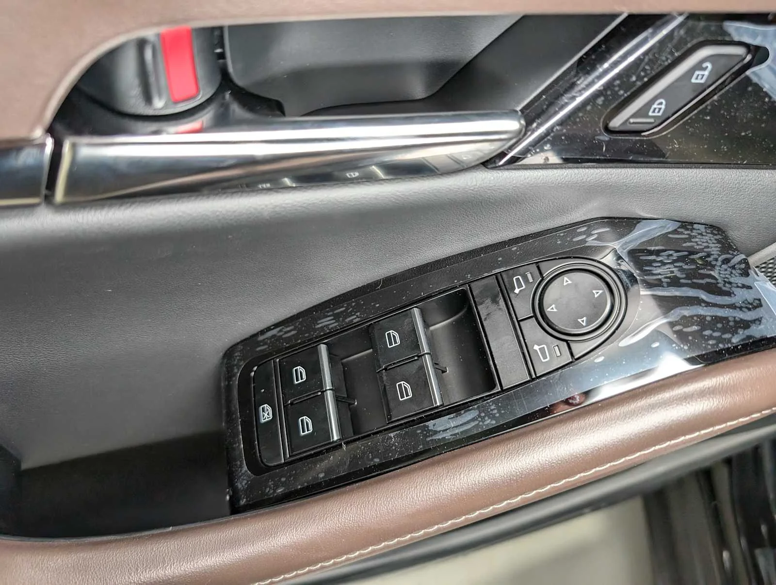2025 Mazda CX-30 Premium - Photo 36