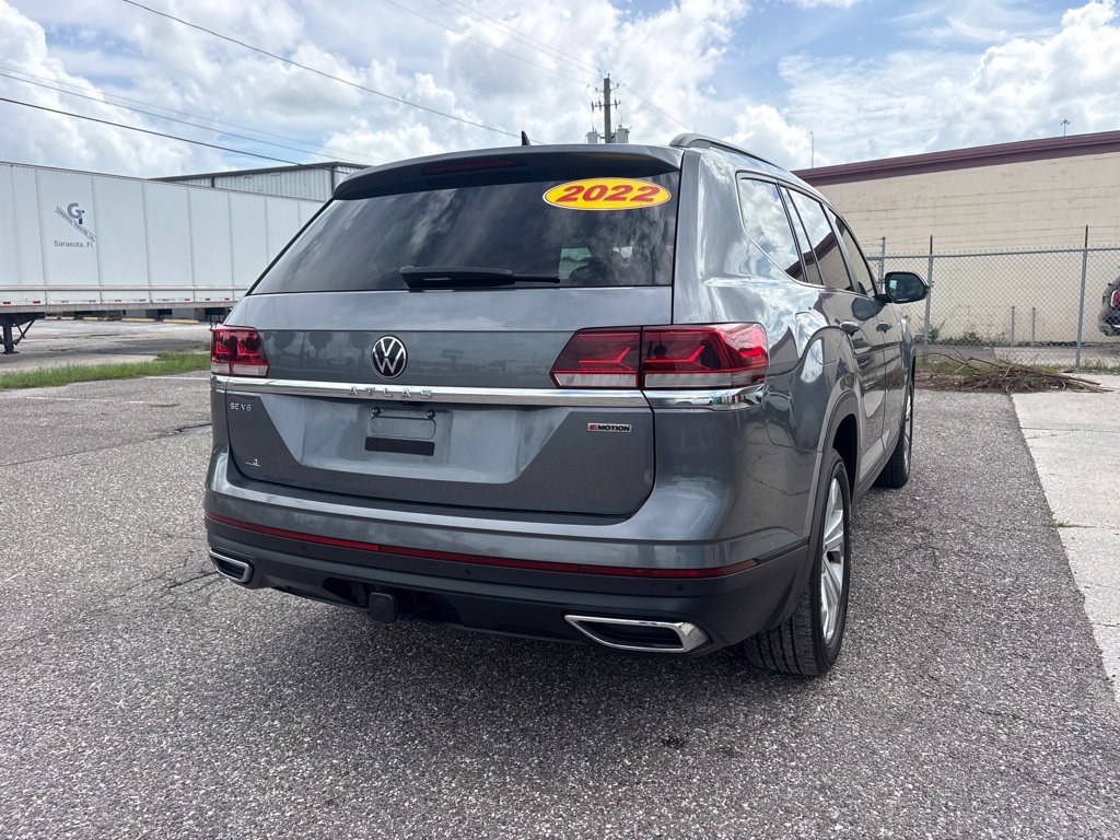 Used 2022 Gray Volkswagen 3.6L V6 SE w/Technology image 3
