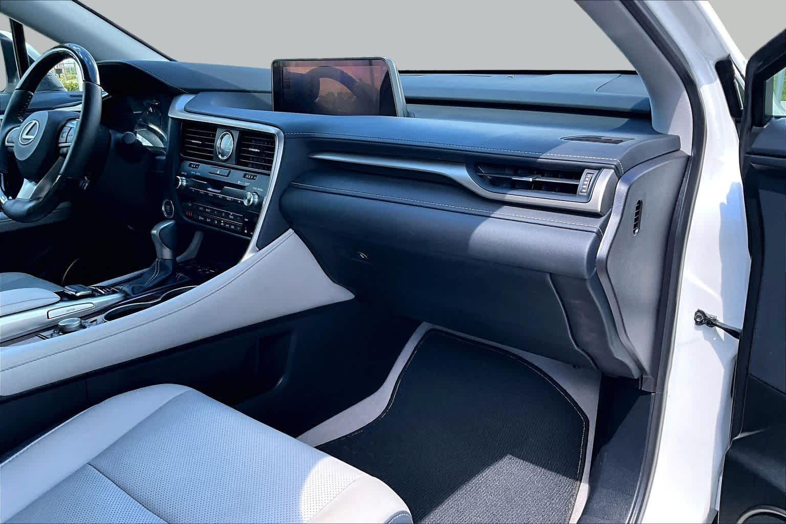 Used 2019 Eminent White Pearl Lexus  image 19