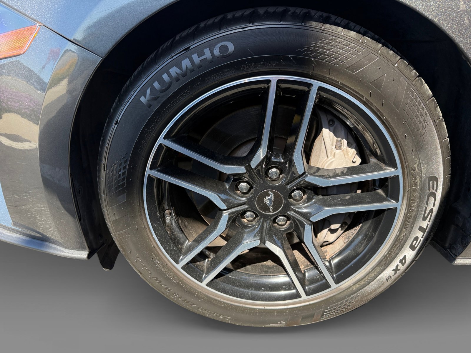 Certified Used 2020 Magnetic Ford GT Premium image 9