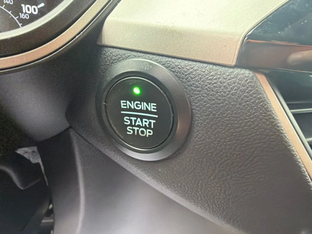 Used 2020 White Ford SEL image 26