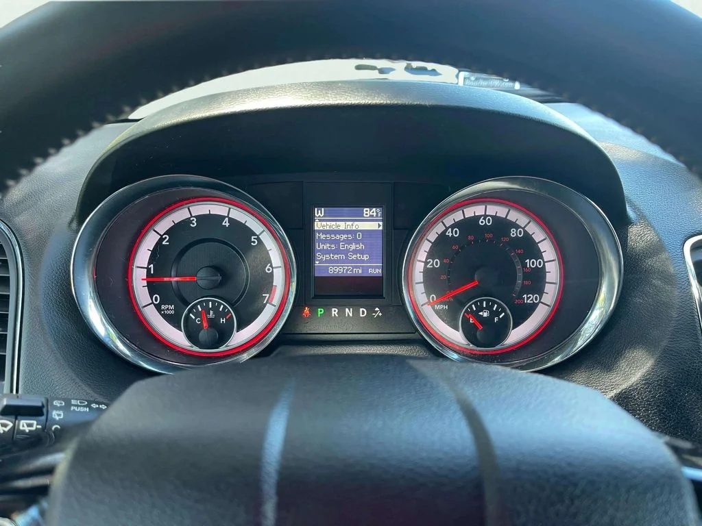 Used 2019 Octane Red Pearlcoat Dodge SXT image 17
