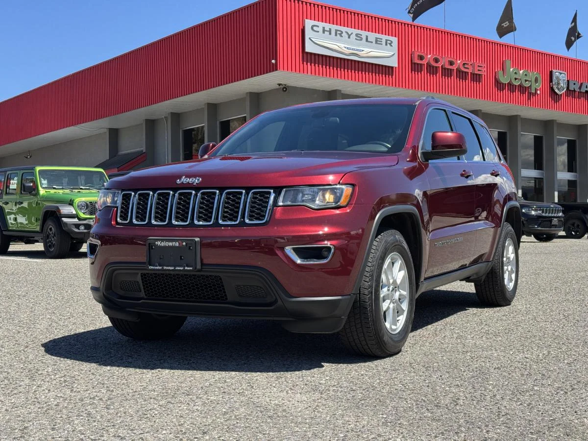 Used 2018 Red Jeep Laredo 4wd image 1